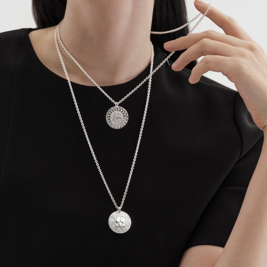 Kalevala Amuletti iso riipus, Aurinkoleijona, hopea - Image 2