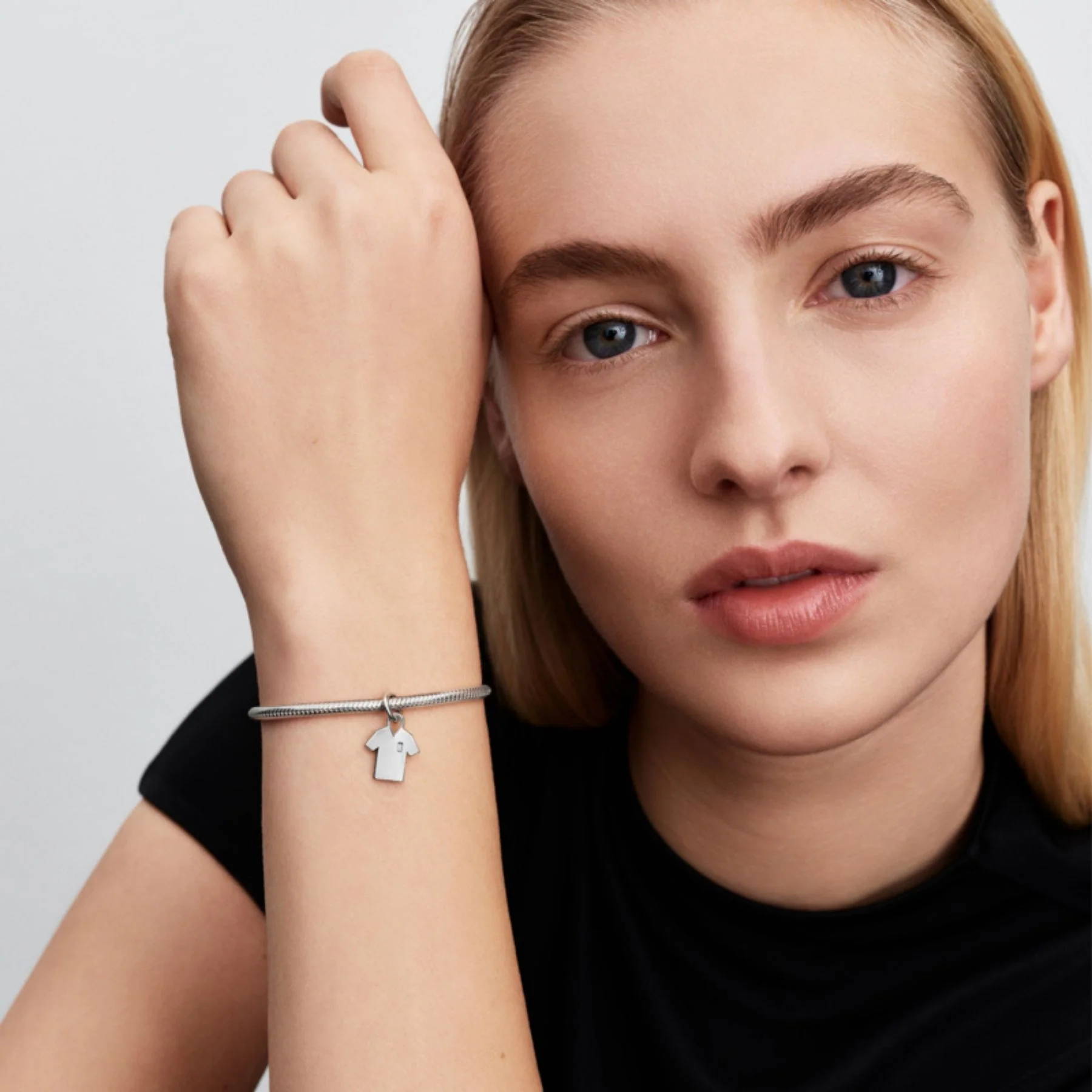 Pandora Moments Engravable Soccer Shirt hela, hopeaa, 794708C01 - Image 4