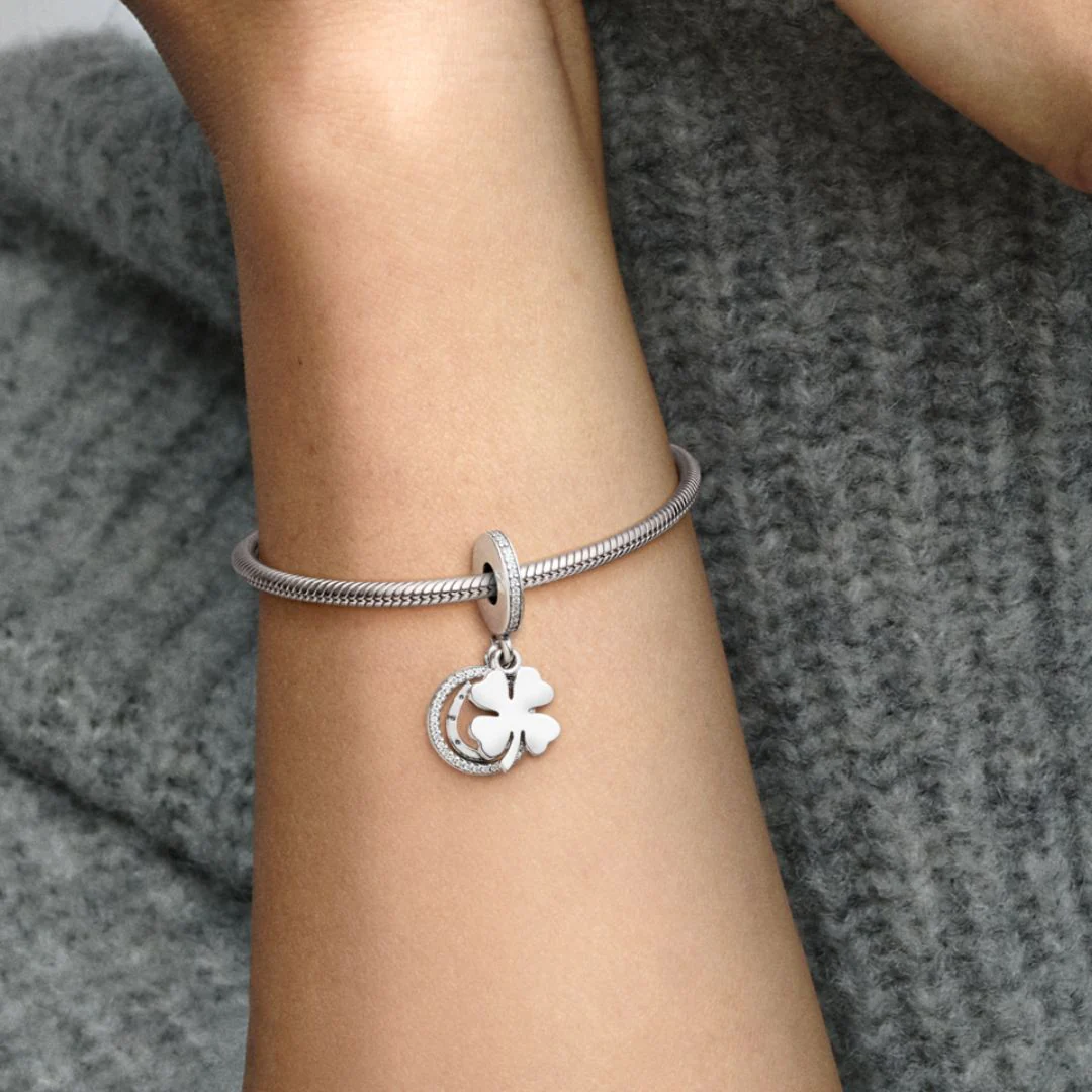 Pandora Moments Good Luck Charms hela, hopea, 792089CZ - Image 5
