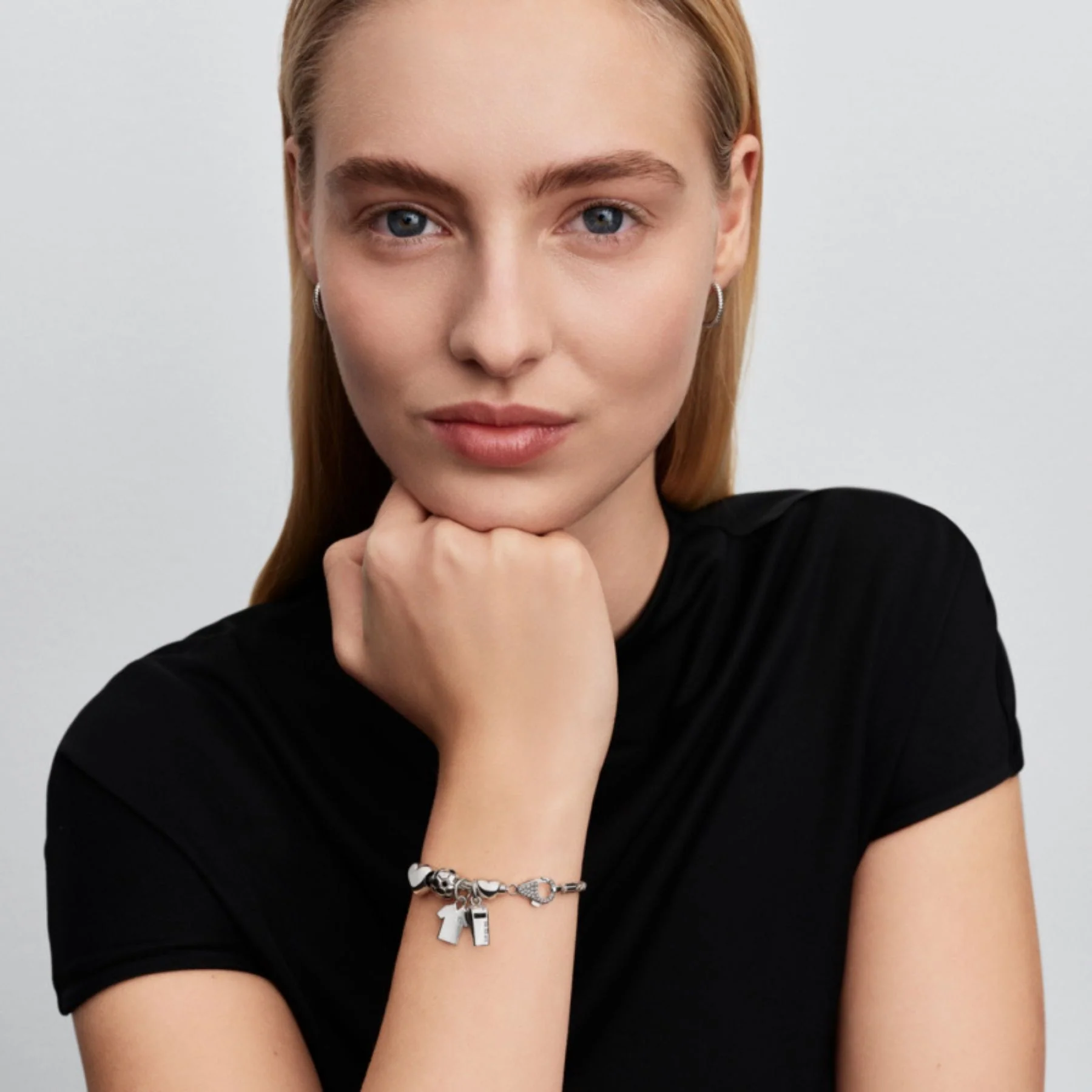 Pandora Moments Referee Whistle hela, hopeaa, 794713C01 - Image 4