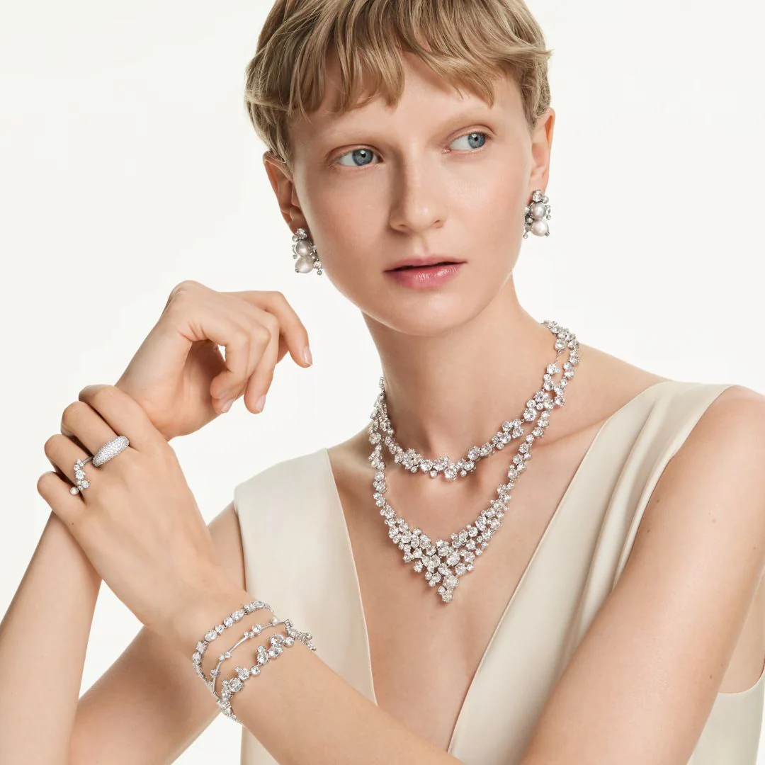Swarovski Constella korvakorut, vaalea metalli, kirkkaat kristallit ja valkoiset helmet, 5722498 - Image 6