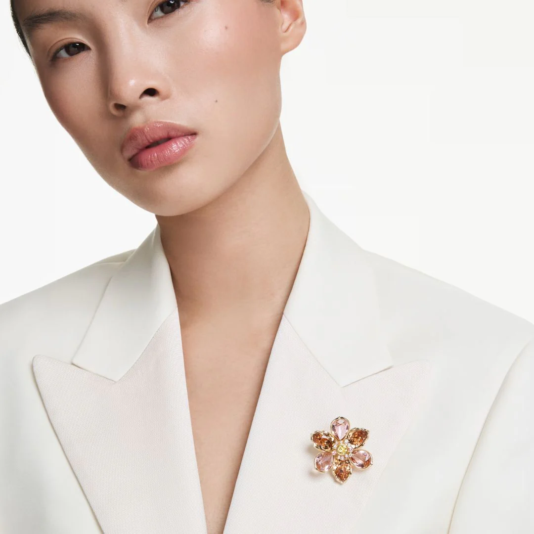 Swarovski Idyllia riipus ja rintakoru, keltakullanväri ja eriväriset kristallit 5735227 - Image 3