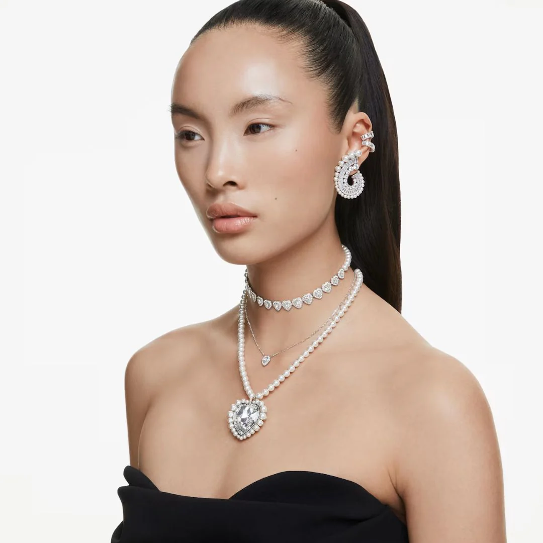 Swarovski x Ariana Grande ear cuff korvakorut, vaalea metalli ja kirkkaat kristallit 5720872 - Image 4